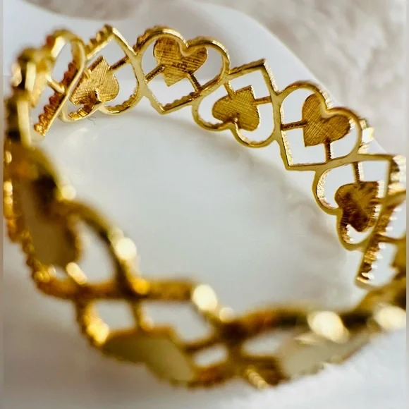 Heart Ring. 💛 Real 18 Karat(18k) Solid Gold Jewelry - Picture 7 of 9